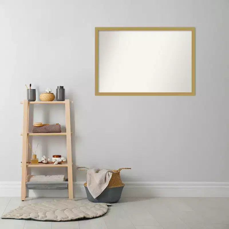 Lustro łazienkowe 38" x 26" bez fazowania, wąska rama szczotkowane złoto