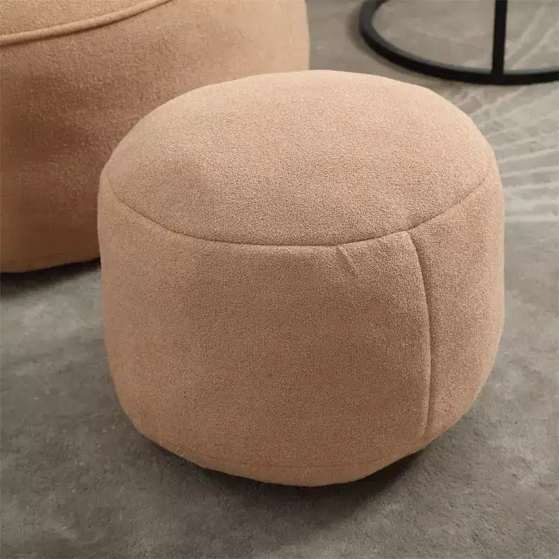 Sitzsack mit Schaumstofffüllung und Fußhocker